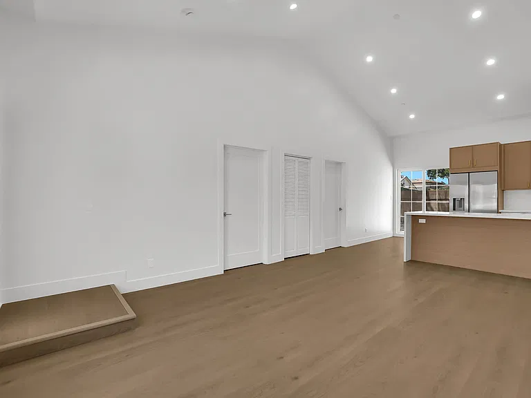 1223 S Santa Anita Ave — Photo 3