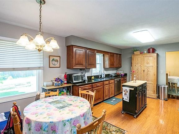 4th image of 4090 Magnolia Dr