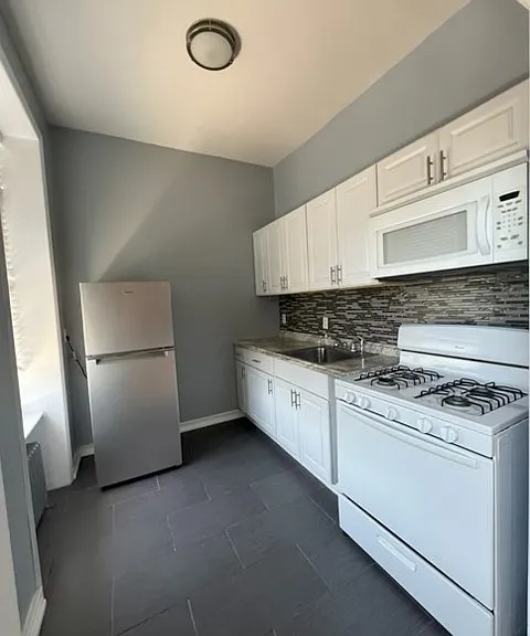94 5th Ave #3 — Photo 3