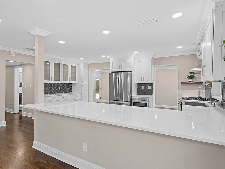 400 E Grant St — Photo 10