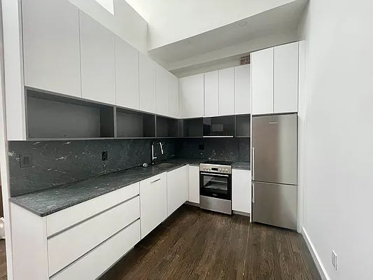 Rented by Brighton Management | media 8