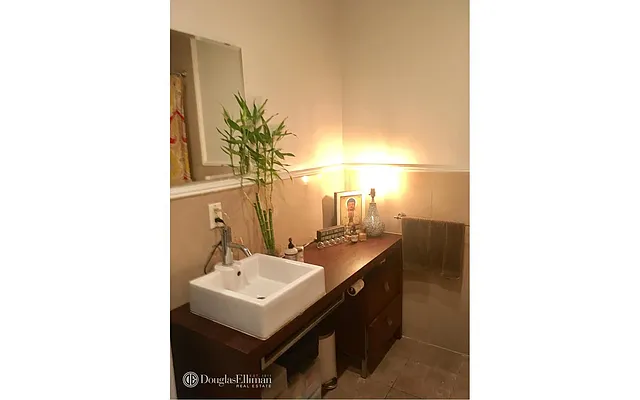 Rented by Douglas Elliman | media 29