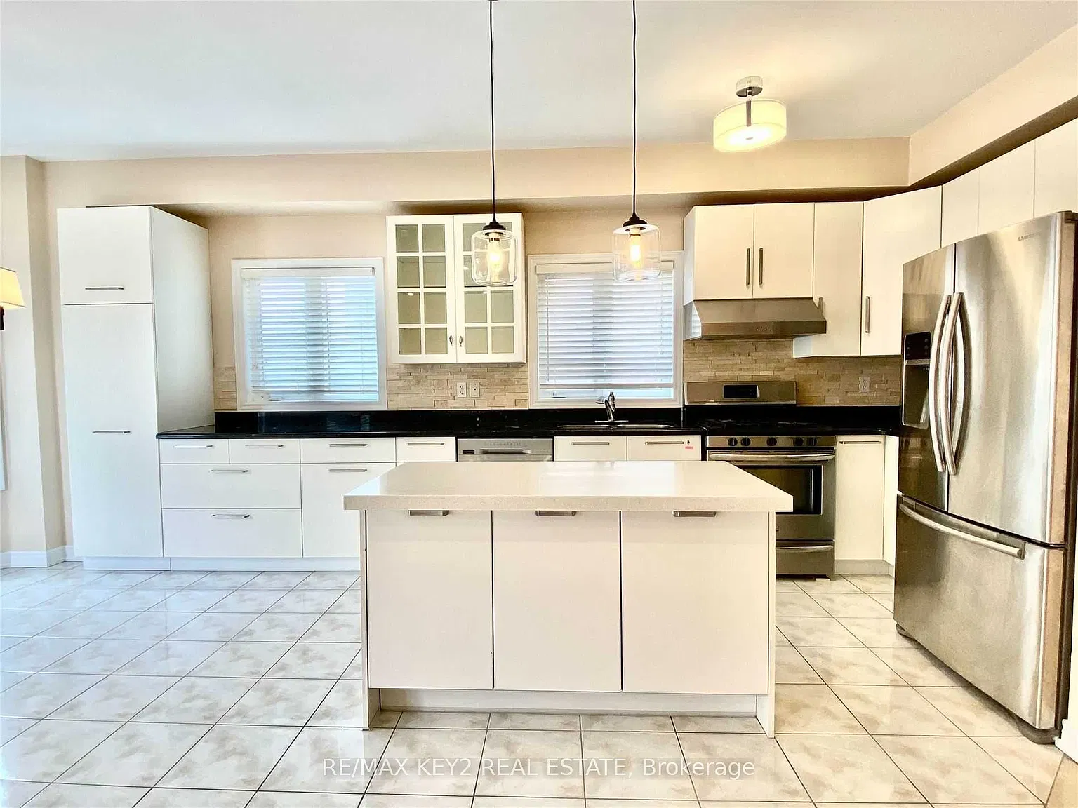 3 bed, $3,600 — Photo 3
