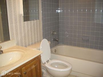 4th image of 3 Flewellen Dr