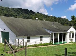 13 Chapel St, Weston, WV 26452