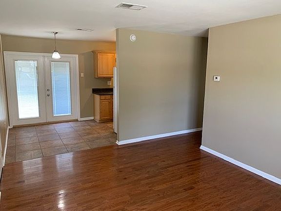 5th image of 202 Revere Dr