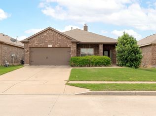 4821 Willow Branch Ct, Crowley, TX 76036