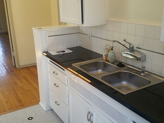5th image of 4335 Avocado St