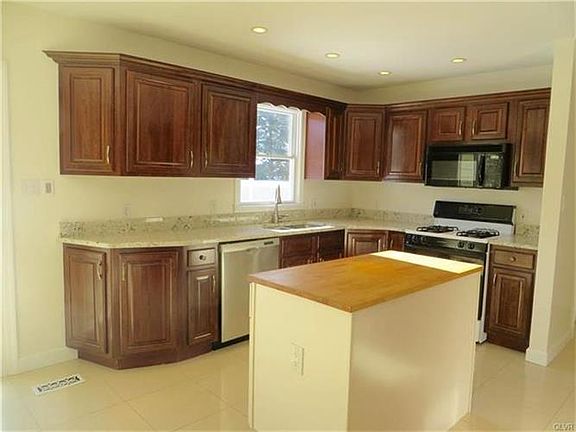 2nd image of 3314 Cherrywood Ct