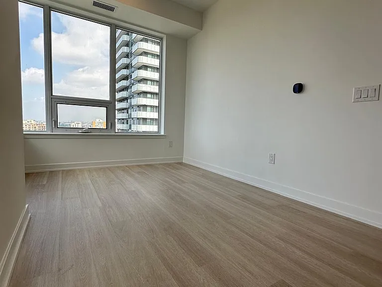 5105 Hurontario St #2208 — Photo 6