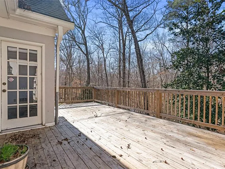 275 Sageglen Rd — Photo 8