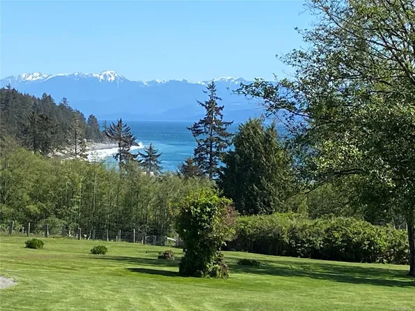 4690 Otter Point Pl, Capital, BC V9Z 0K6