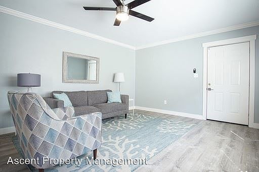 4th image of 424 Emerald Ave APT C