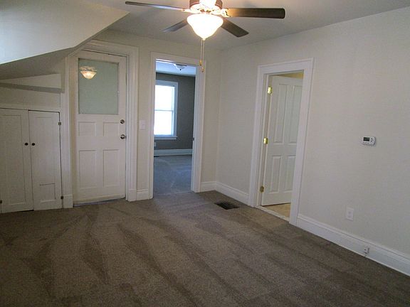 4th image of 353-355 Alexander St #355-1