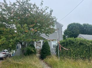 5 Weeden Pl, Fairhaven, MA 02719