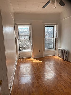 1st image of 375 4th St #3