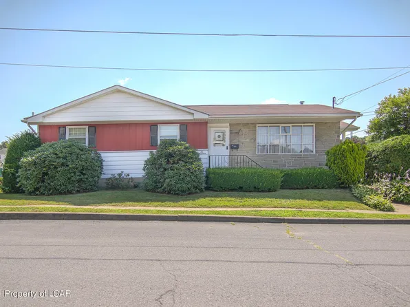 600 Pine St, Dupont, PA 18641