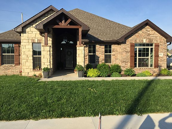 Mature landscaping
