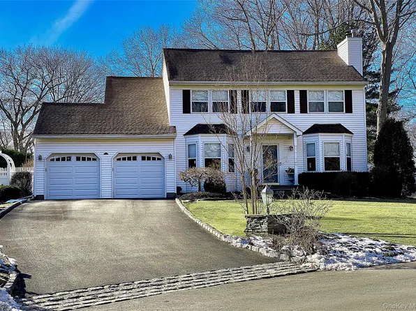 2 Robert Crescent, Stony Brook, NY 11790