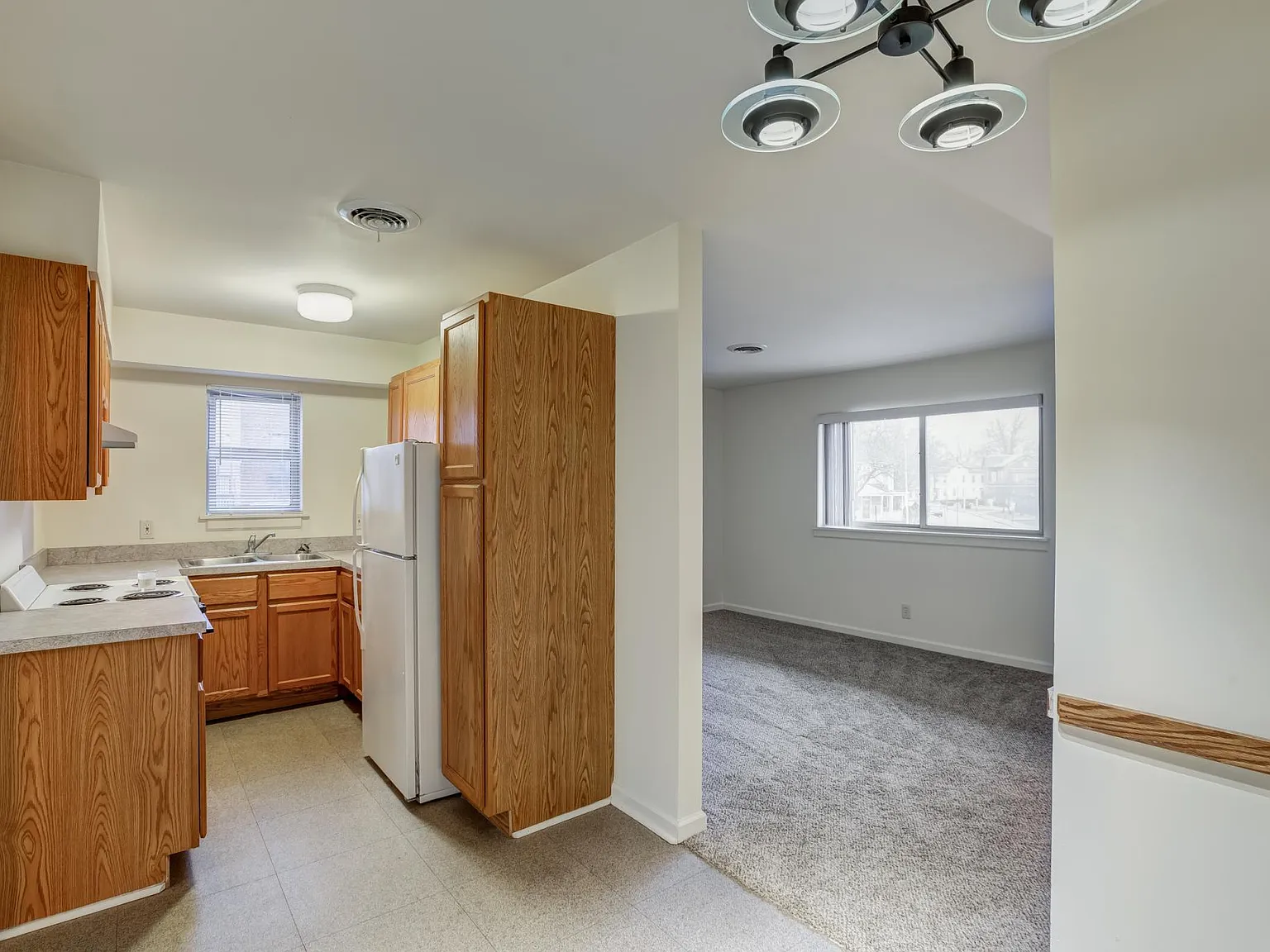 8 E Blackford Ave — Photo 3