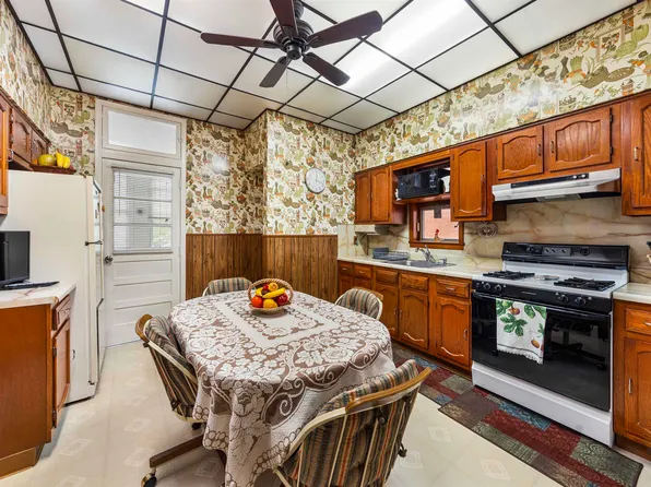 415a 57th Street image 8 of 37