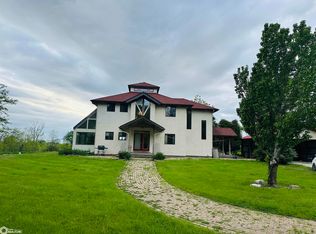 2365 Canadian Country Ct, Fairfield, IA 52556