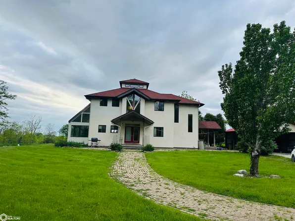 2365 Canadian Country Ct, Fairfield, IA 52556