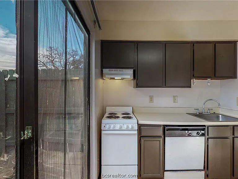 725 Peppertree Dr #22 — Photo 21