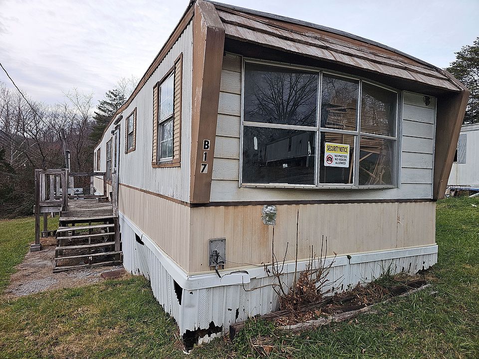 1st image of 100 Nicholas Dr #B17