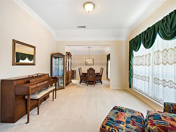 4th image of 4114 Cavalier Dr