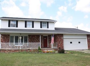 9860 Vermilion Rd, Amherst, OH 44001