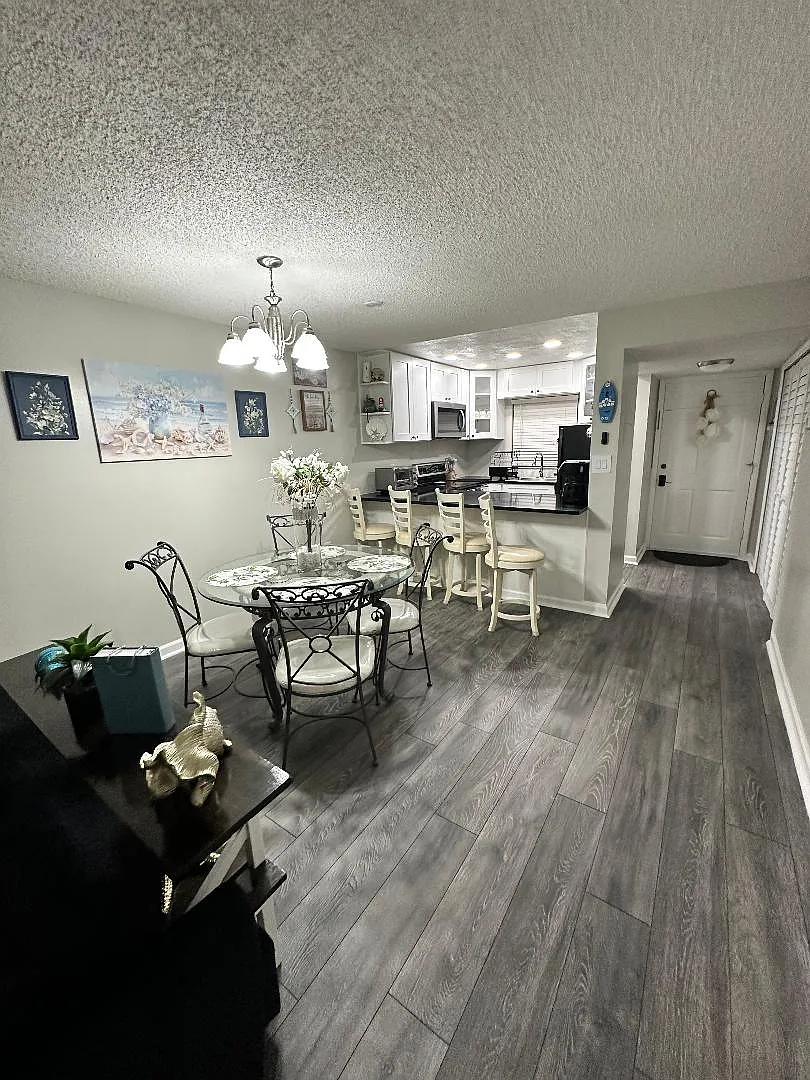 3rd Street Cir W, Bradenton — Photo 1