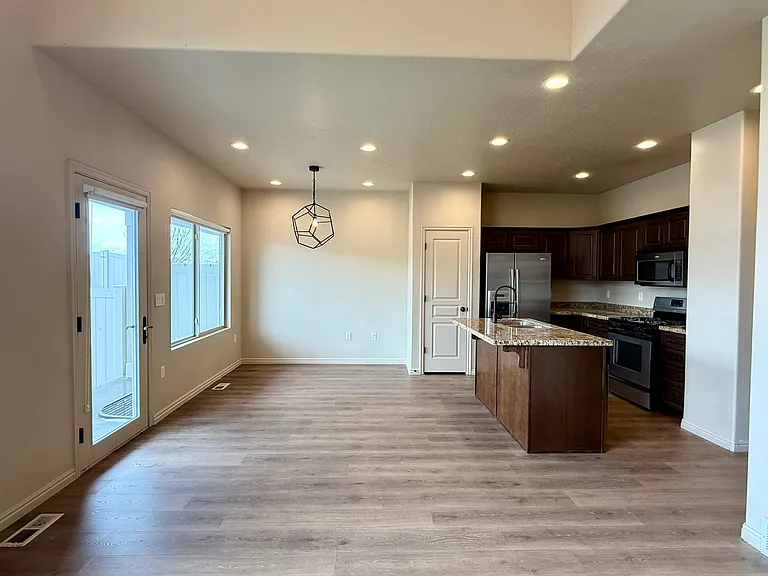 141 E Backhand Ln — Photo 5