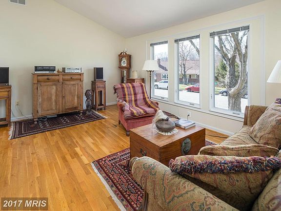 4th image of 5221 Pommeroy Dr