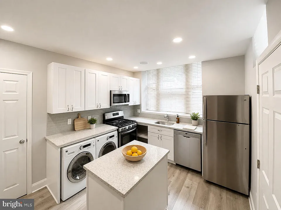2133 Delancey Pl #1S