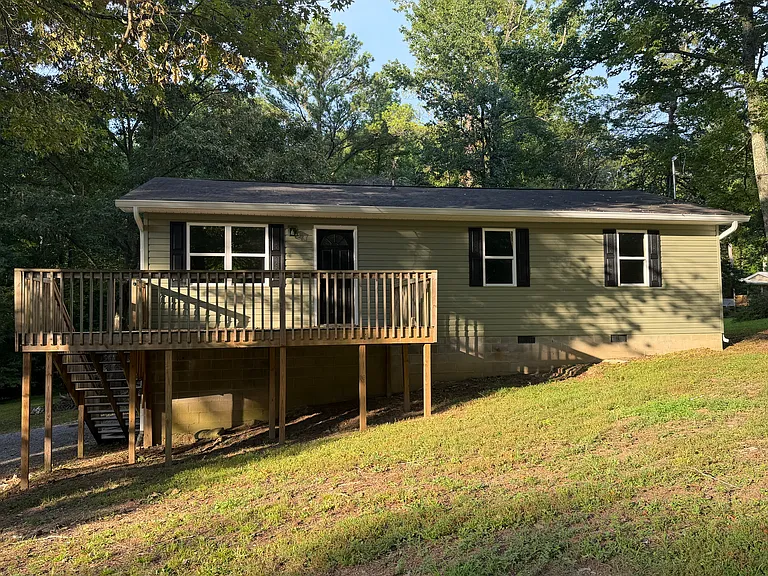 226 Pine Hill Rd — Photo 1