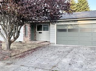 3575 G St, Eureka, CA 95503