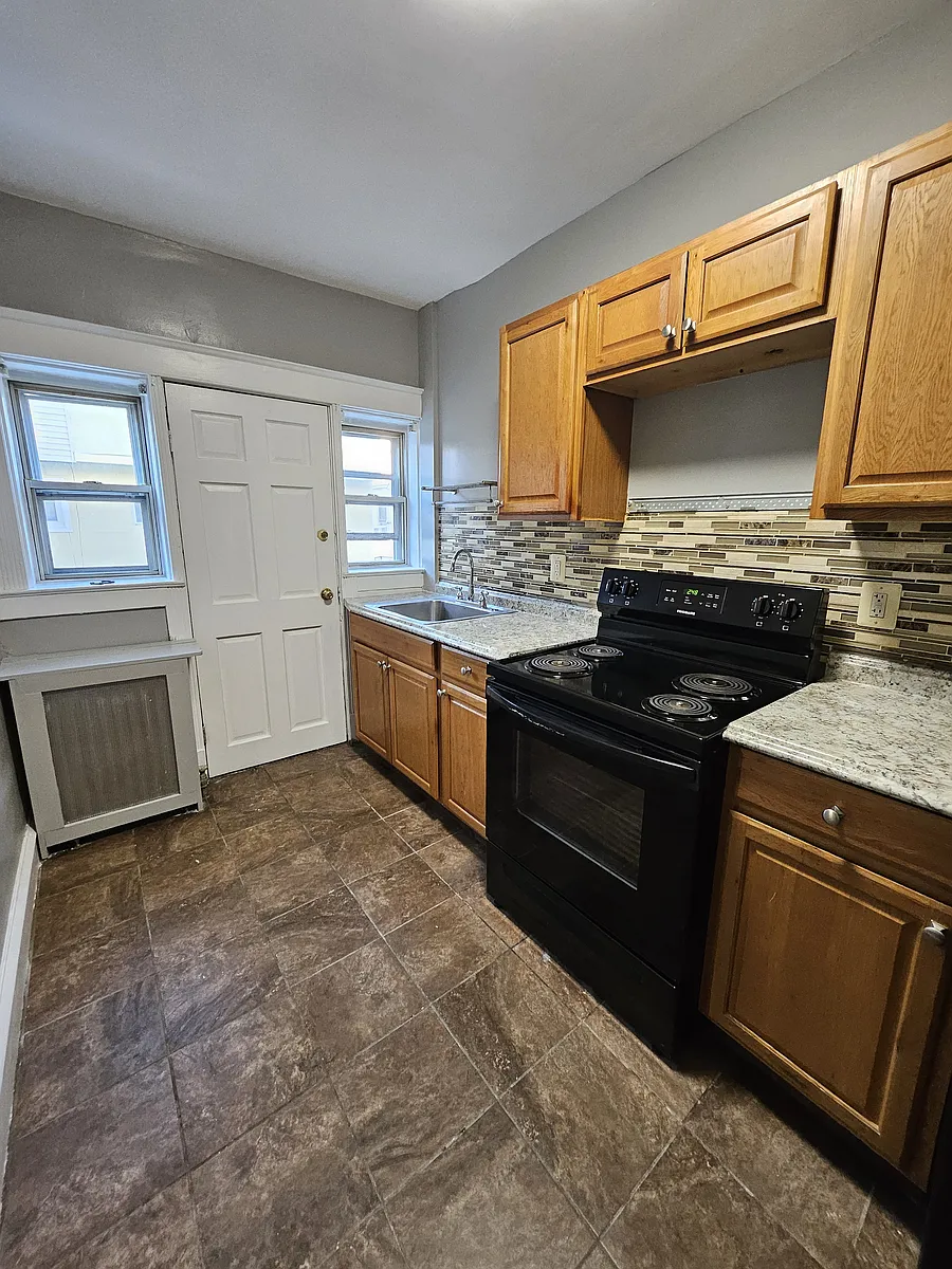Building Photo - 218 Long Ln #2R