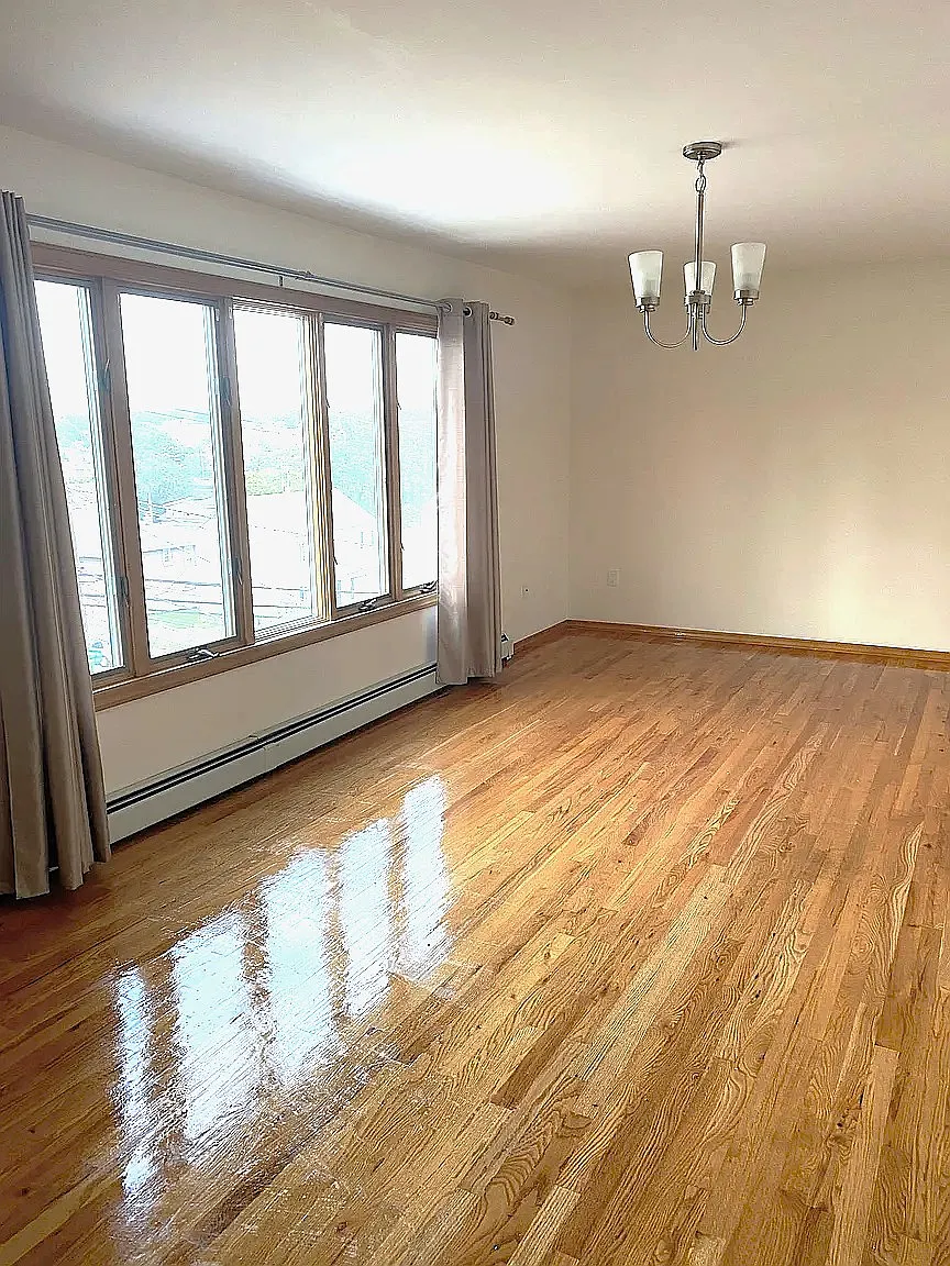 2 bed, $2,400 — Photo 4