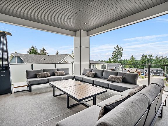 4th image of 152 Golden Oaks Cres