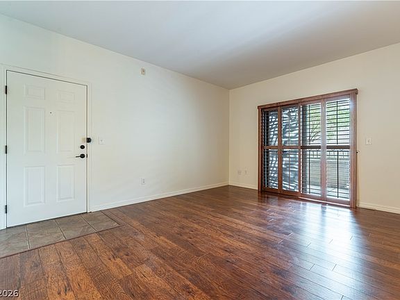 3rd image of 8250 N Grand Canyon Dr Unit 1027