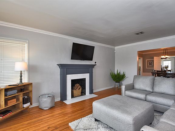 3rd image of 1227 S Urbana Ave
