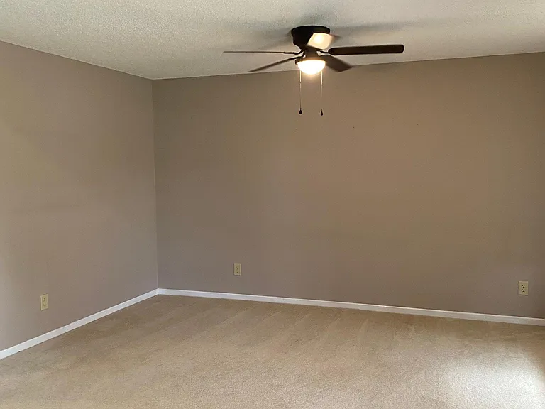 633 Fireside Dr — Photo 28