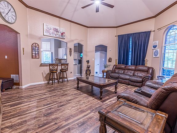 5th image of 1013 Madera Ct