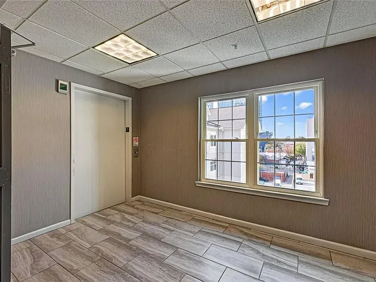 1075 Peachtree Walk NE #A512 — Photo 30