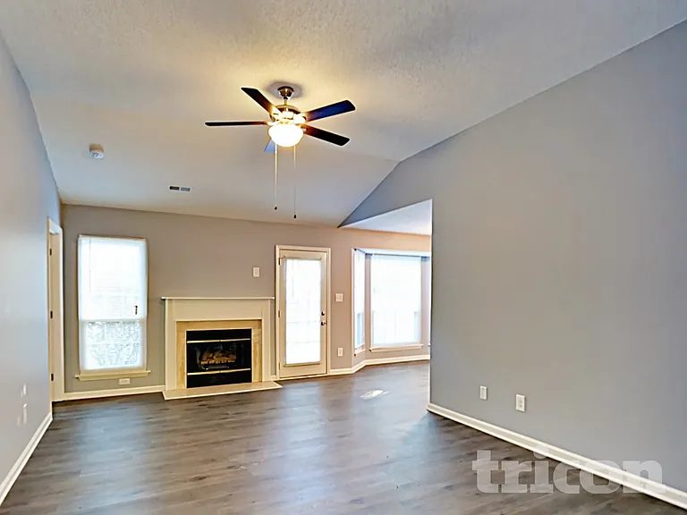 10334 Creswell Ct — Photo 3