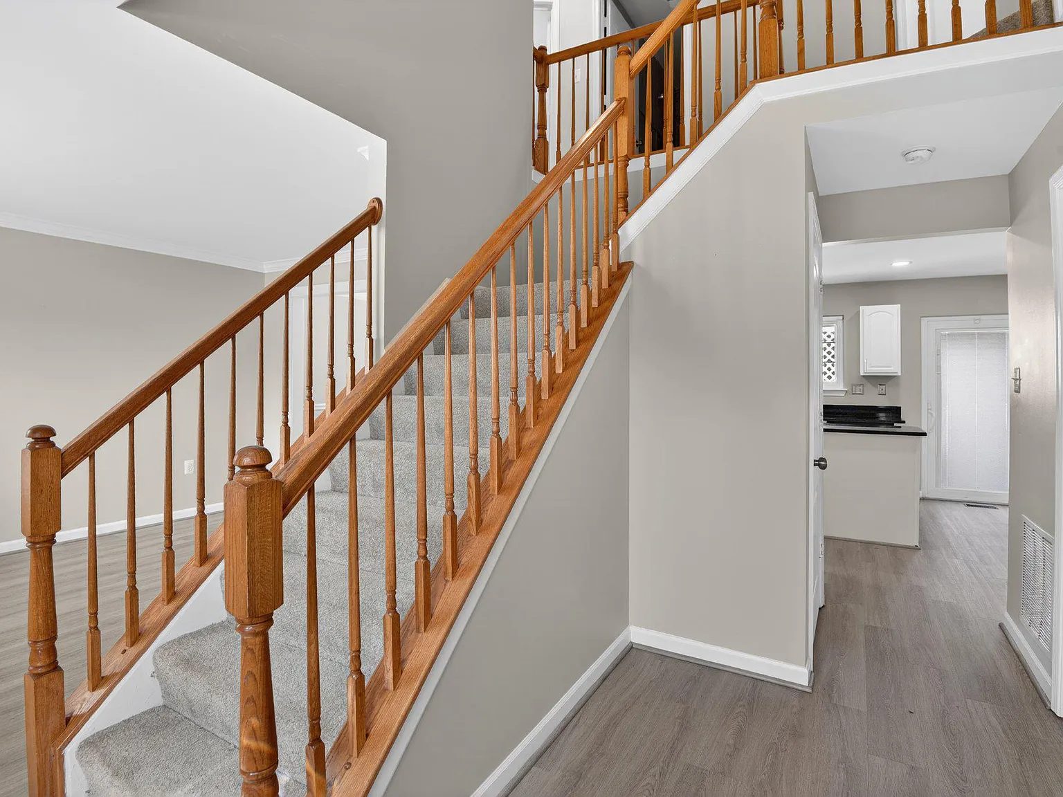 5 bed, 4.0 bath, 3645 sqft, $3,600 — Photo 2