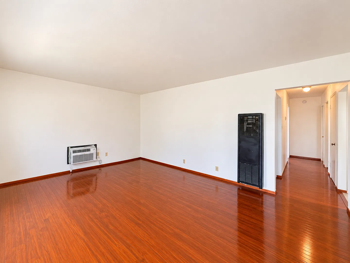 Charming South Natomas 3bd/1ba Home! — Photo 2