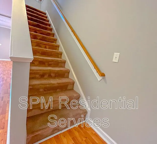 501 Shortfin Dr — Photo 12