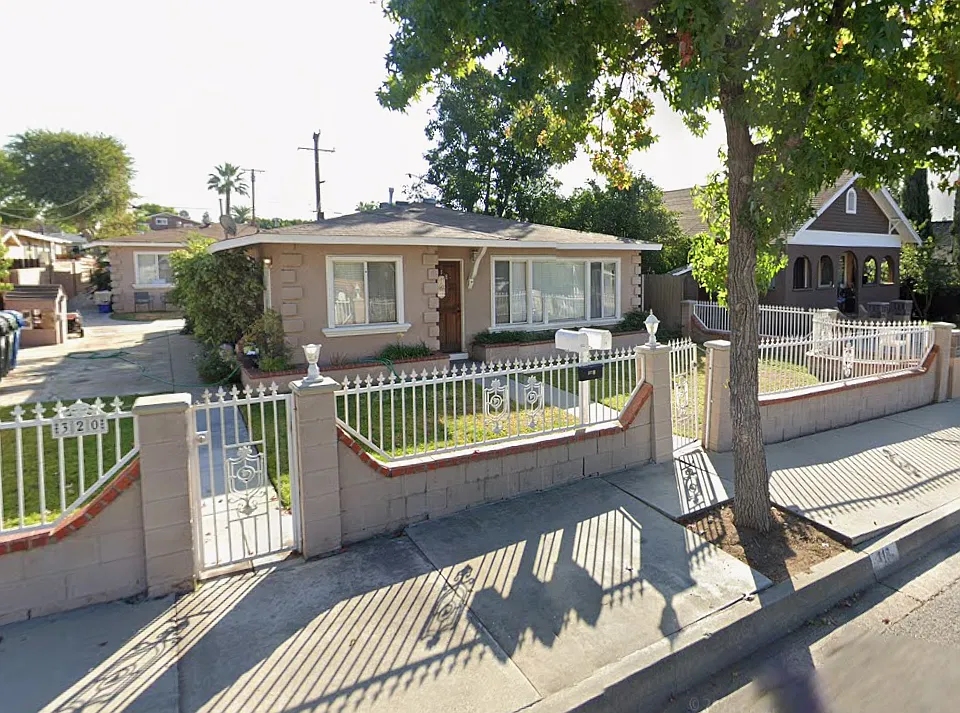 318 S California Ave #B